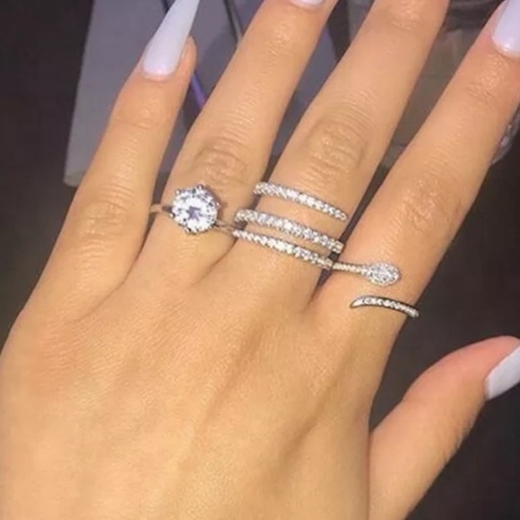 New Silver Rows Ring - Picture 2 of 4